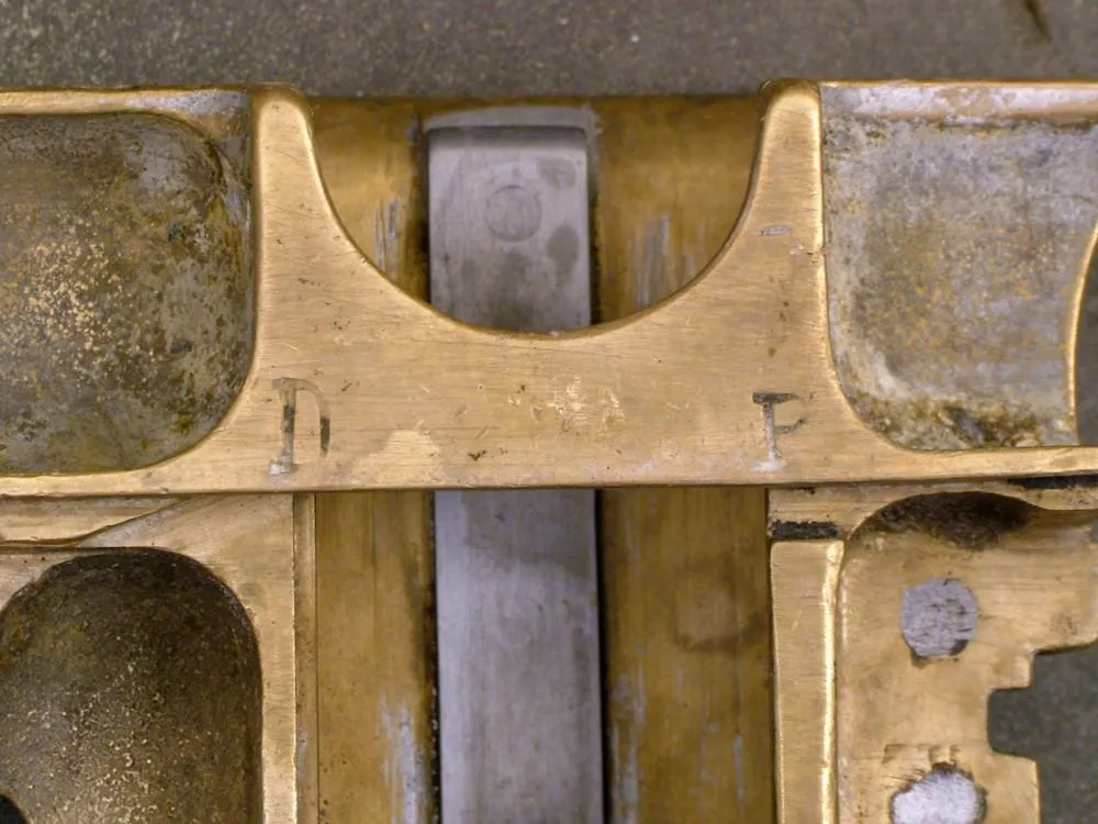 British Vickers MMG Feed Block Body: Stripped (Brass/Steel)