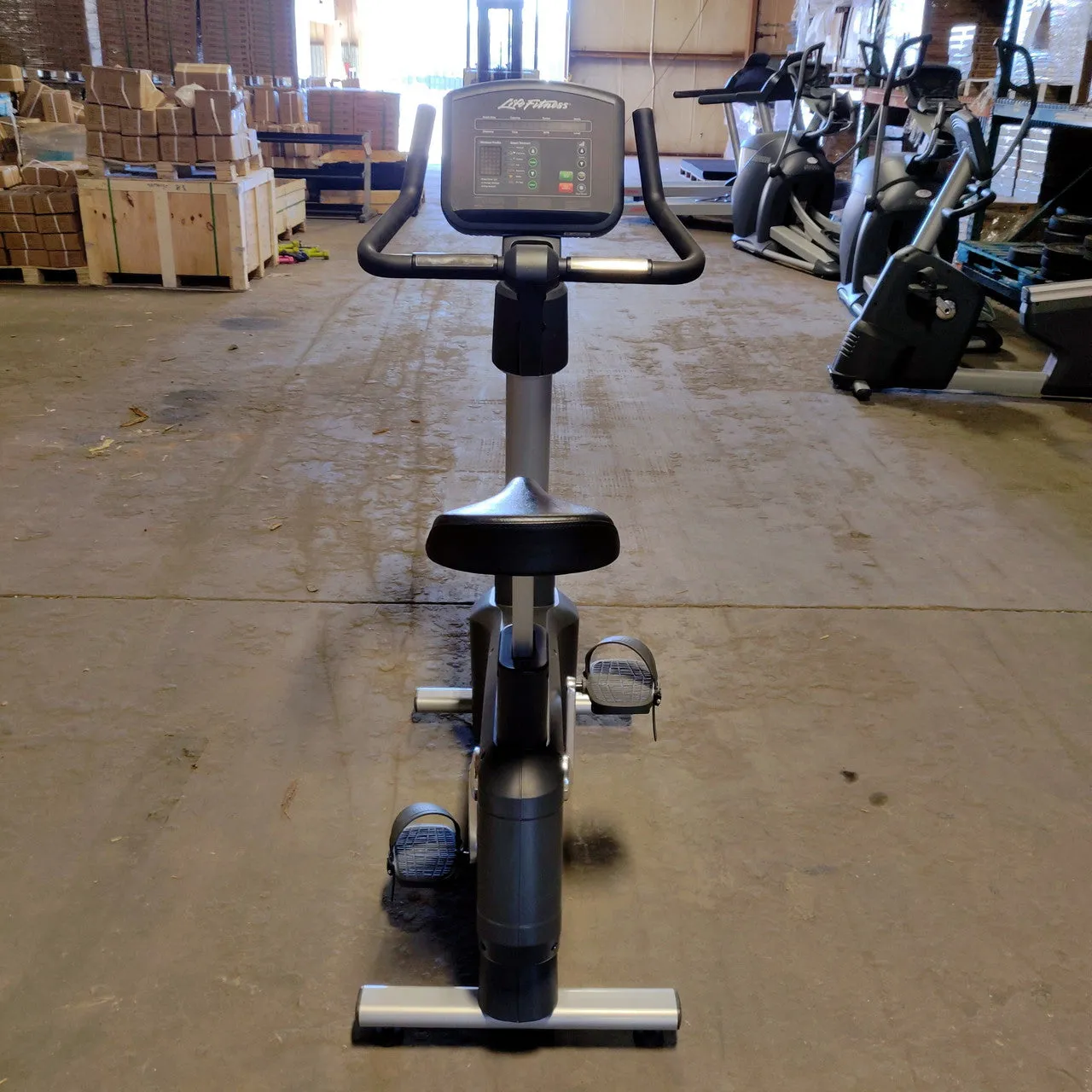 Life Fitness Upright Exercise Bike Activate Series