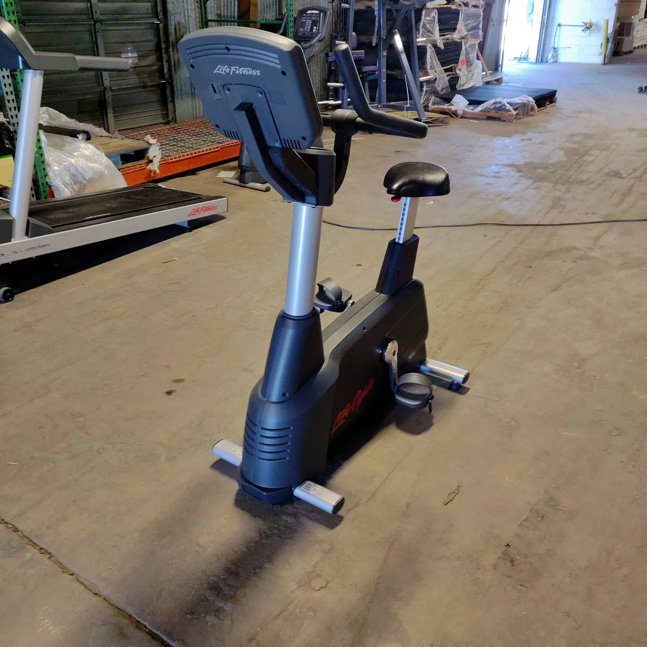 Life Fitness Upright Exercise Bike Activate Series