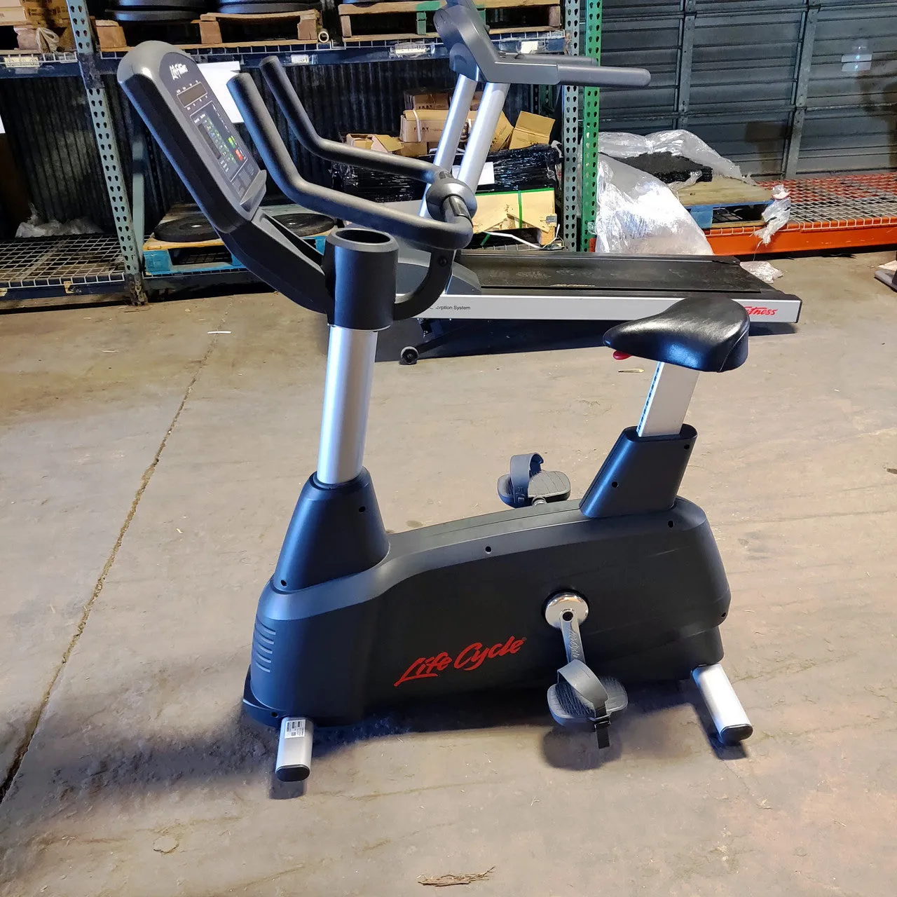 Life Fitness Upright Exercise Bike Activate Series