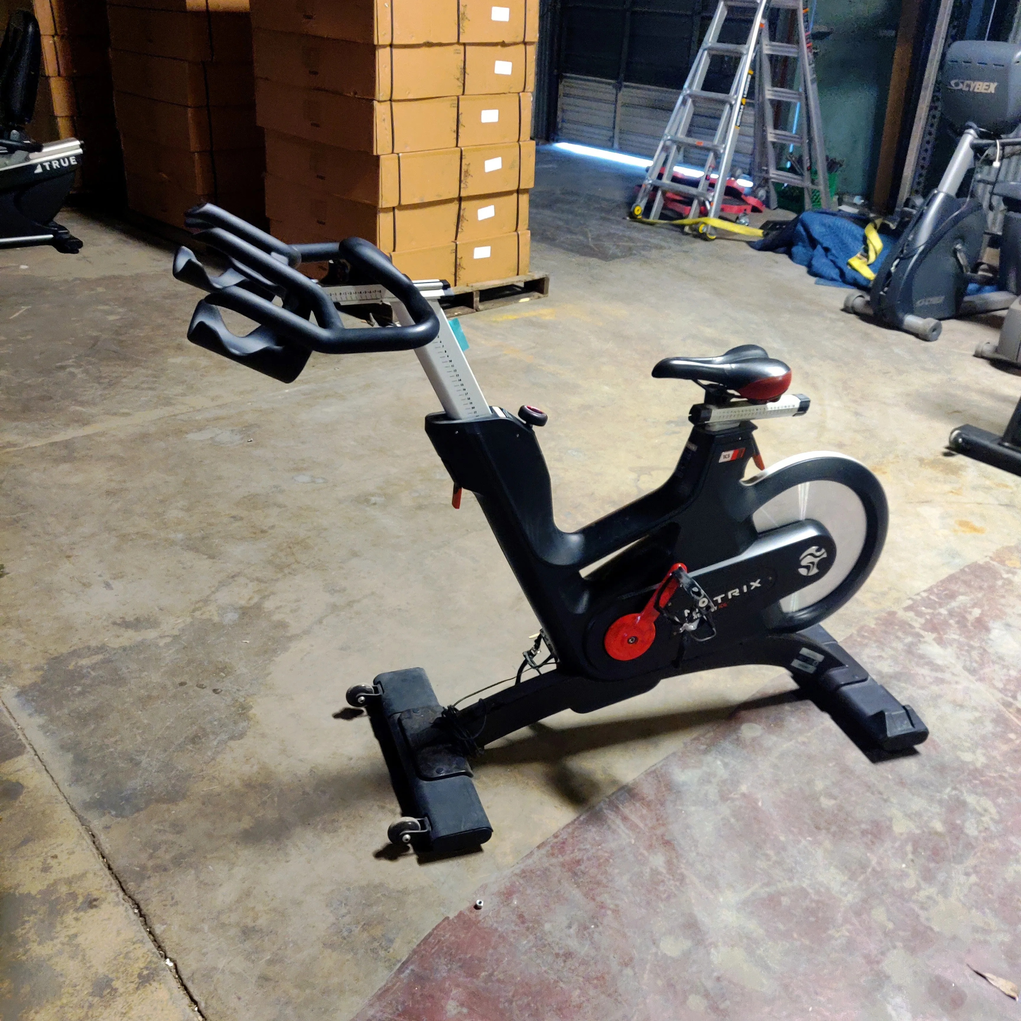 Matrix IC5 Upright Exercise Indoor Exercise Aerobic Cycle Bike